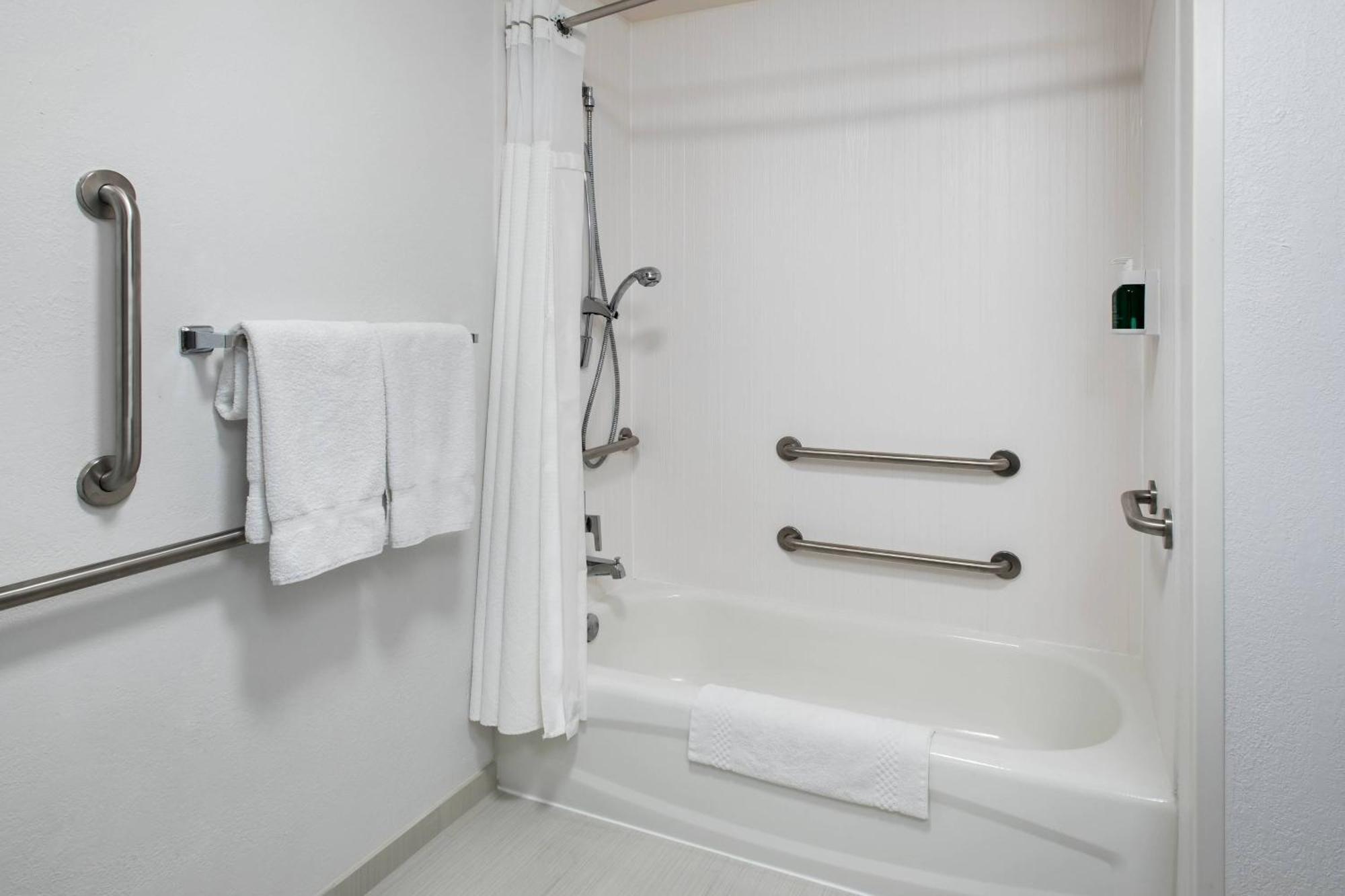 Courtyard By Marriott Rockville Bagian luar foto