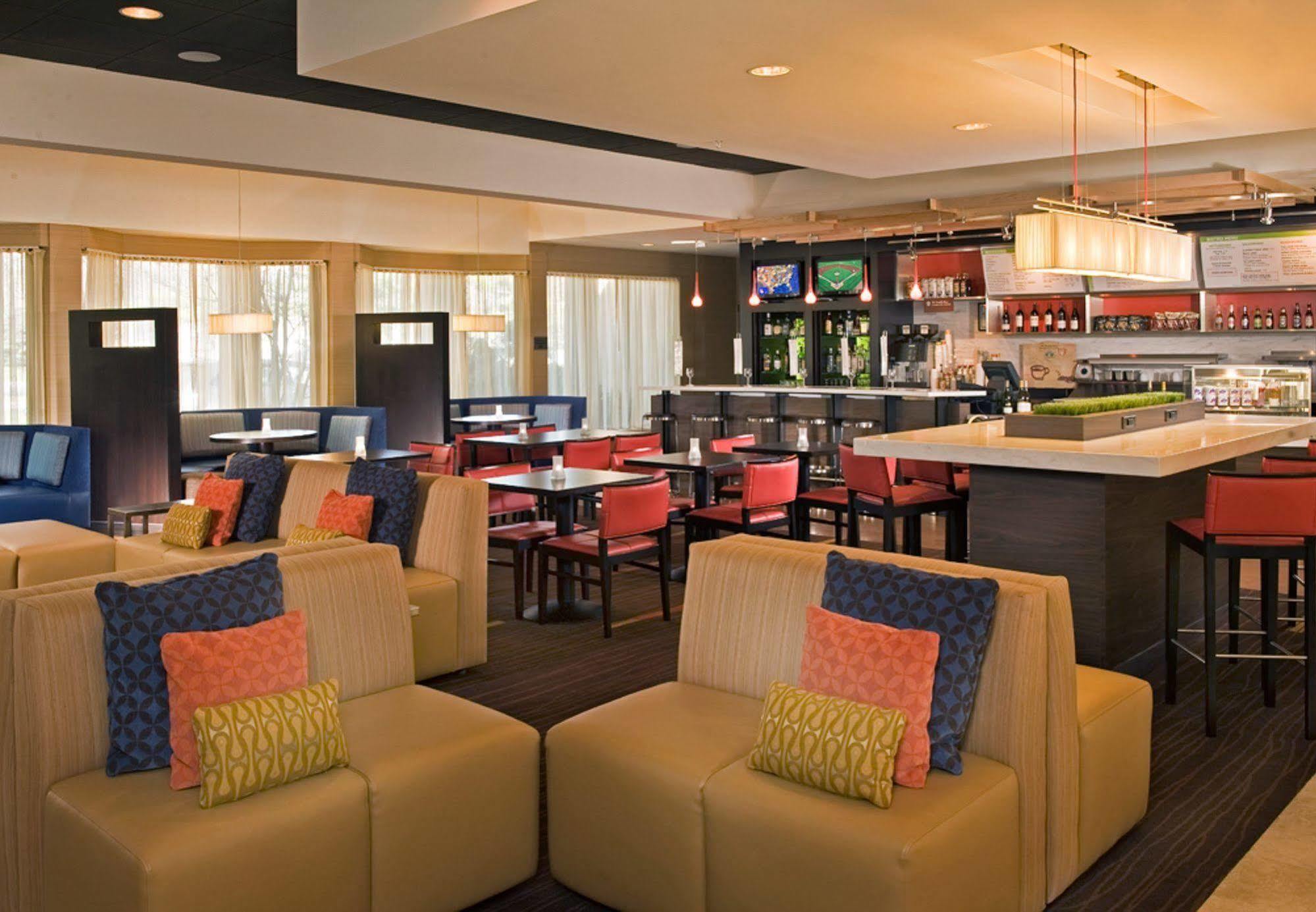 Courtyard By Marriott Rockville Bagian luar foto